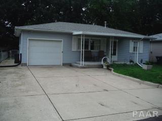 1111 11th St, Pekin, IL 61554-2927