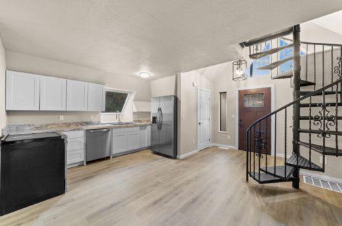 2376 Heinemann Dr, Valley Springs, CA 95252-8852