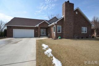 201 Ironwood Dr, Pekin, IL 61554-9707