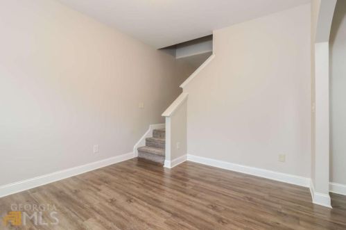 3177 Krisam Creek Dr, Loganville, GA 30052-7915