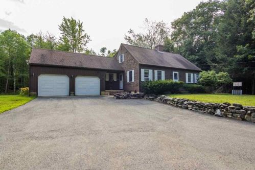 32 Laura Ln, Barrington, NH 03825-5207
