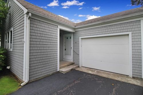 18 Heather Ln, Richmond, RI 02832-2514
