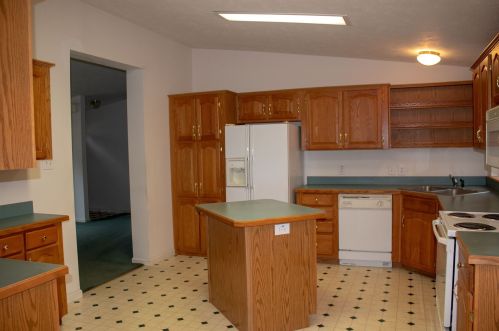 324 Darby Dr, Laconia, NH 03246-1307