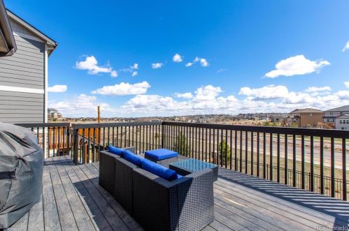 7370 Old Hammer Way, Aurora CO  80016-6115 exterior