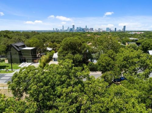 2702 2nd St, Austin TX  78702-4716 exterior