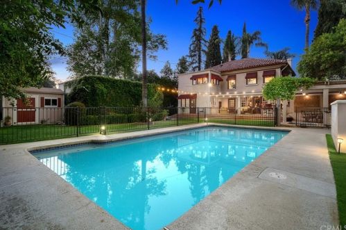 3872 Chapman Pl, Riverside, CA 92506-1125