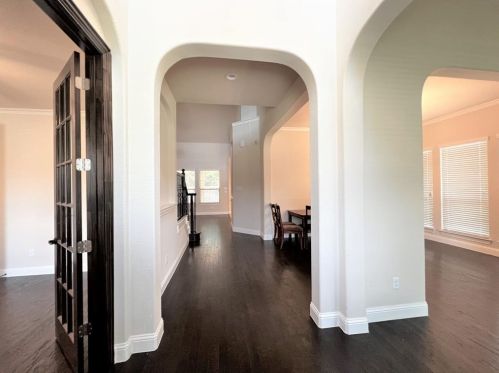 6913 Chisholm Trl, Fort Worth TX  76182-9302 exterior