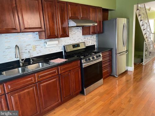 907 Daly St, Philadelphia, PA 19148-3103