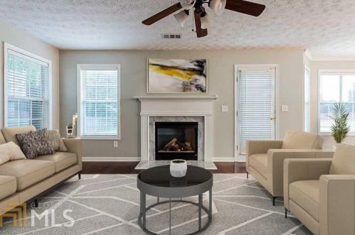 112 Wyckliffe Dr, Locust Grove, GA 30248-2042