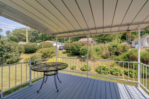 4 Three Garden Ter, Southington CT  06489-1828 exterior
