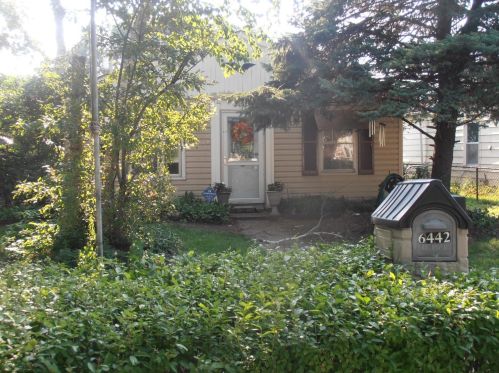 6442 Tennessee Ave, Hammond, IN 46323-1935