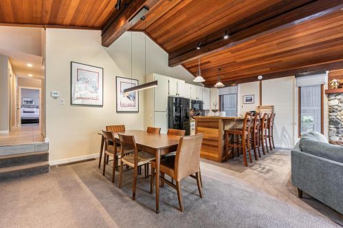 705 Conifer, Truckee CA  96161-3924 exterior