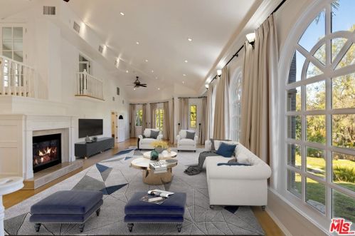 4601 Balboa Ave, Van Nuys CA  91316-4106 exterior