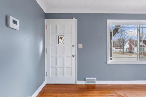 1349 6 St, Saint Paul MN  55106-4801 exterior