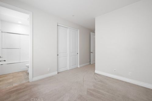 60 Gainsboro, Irvine CA  92620-2187 exterior