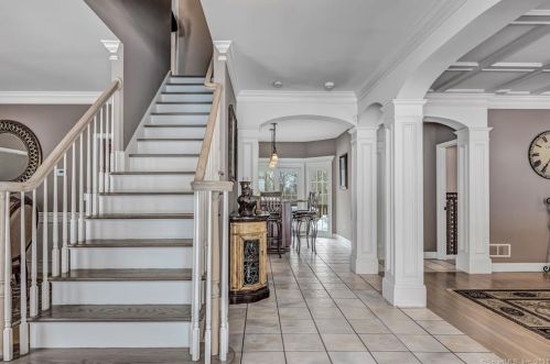 47 Crown View Dr, Upper Stepney, CT 06468-1444