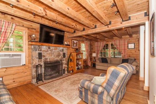 120 Gifford Ln, Bozrah, CT 06334-1319