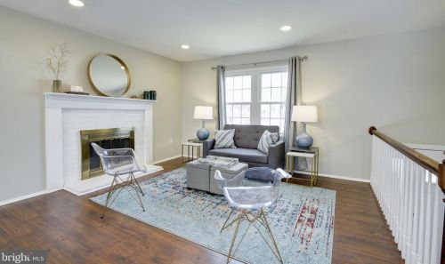 12031 Stuart Ridge Dr, Herndon, VA 20170-2717