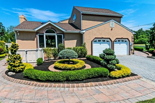 149 Bowne Rd, Tinton Falls NJ  07712-2519 exterior