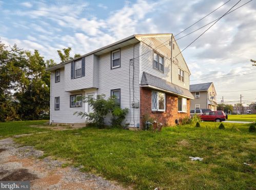 6833 Lee Ave, Camden, NJ 08110-6122