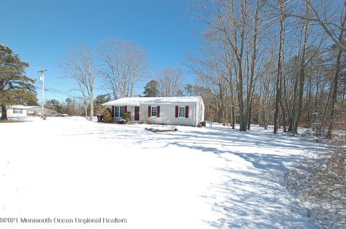 623 Berkeley Ave, Berkeley Township, NJ 08721-3704