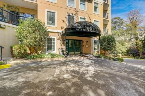 1 Biscayne Dr, Atlanta GA  30309-1090 exterior