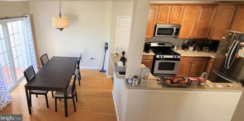 27 Scarlet Oak Dr, Princeton NJ  08540-4610 exterior