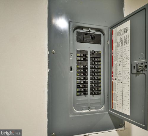 8708 Sundale Dr, Silver Spring MD 20910-5039 exterior