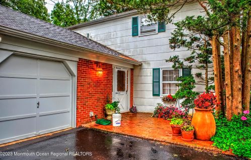 12 Ascot Dr, East Freehold, NJ 07728-2702