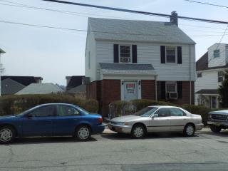 607 Undercliff Ave, Edgewater NJ  07020-1451 exterior