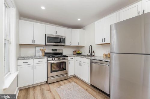 706 Beaver St, Lancaster PA  17603-5802 exterior