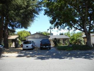 524 Mary Todd Ln, Modesto, CA 95354-2124