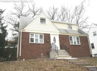 680 Grant Ter, Teaneck, NJ 07666-6521