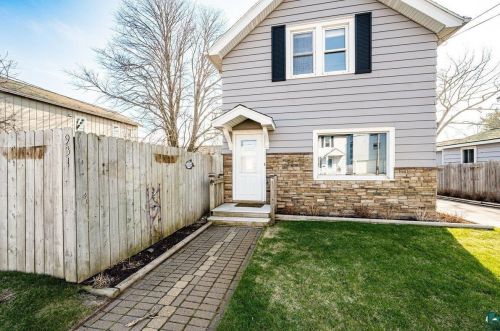 931 Lake Ave, Duluth, MN 55802-2405