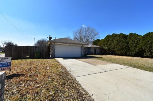 636 Waxahachie St, Midlothian TX  76063-2178 exterior