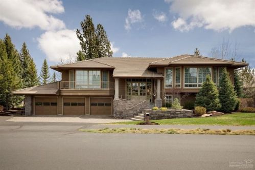 19220 Green Lakes Loop, Bend, OR 97702-1171
