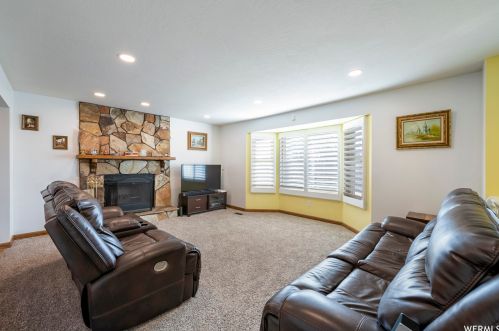 10751 865, Sandy, UT 84094-4906