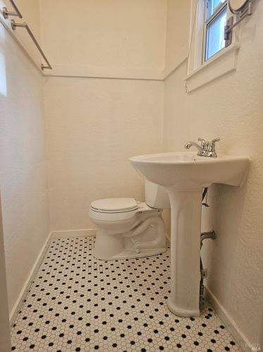 707 Standley St, Ukiah CA  95482-4224 exterior