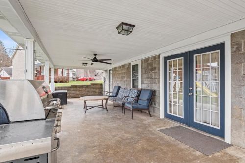 269 State St, Noblestown, PA 15071-1323