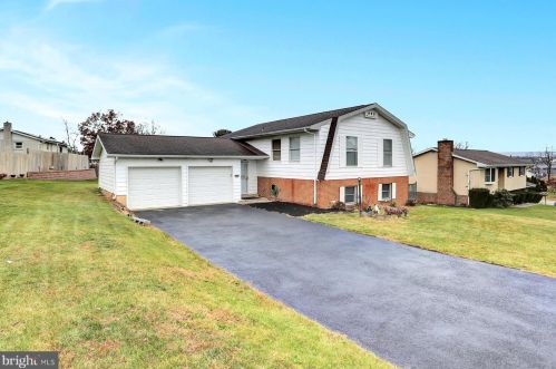 6021 Willow Spring Rd, Harrisburg, PA 17111-4715