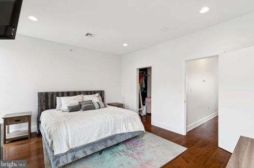 1324 Howard St, Philadelphia PA 19122-2445 exterior