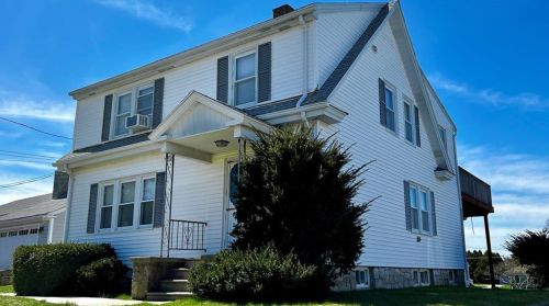 66 Tower St, Westerly, RI 02891-1926