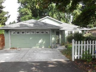 4953 Jackson St, Portland OR  97201-2402 exterior