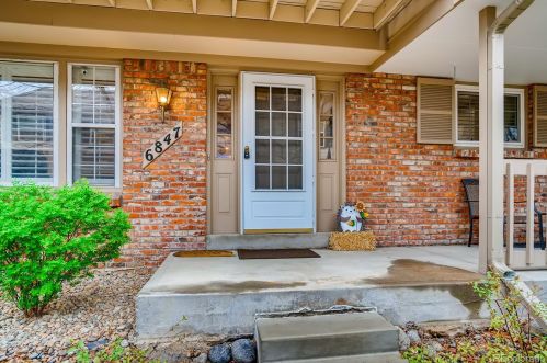 6847 Briarwood Dr, Englewood, CO 80112-1157