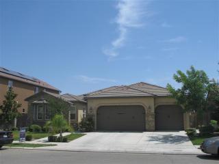 3322 Purvis Ave, Clovis, CA 93619-5112