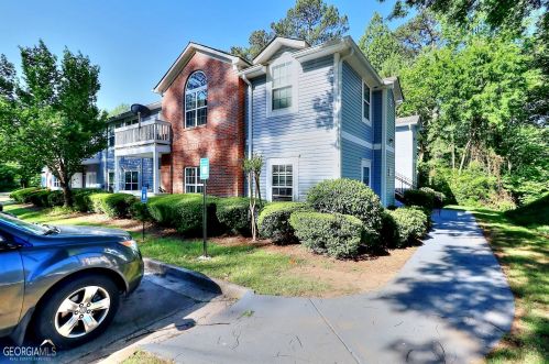 1380 Orchard Park Dr, Stone Mountain, GA 30083-1235
