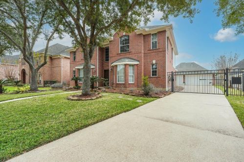 2622 Garnet Ct, Pearland, TX 77584-9116