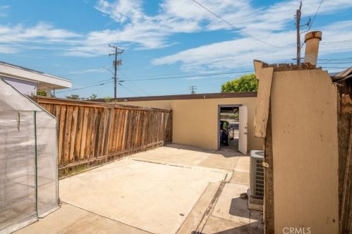730 Fairhaven St, Anaheim CA  92801-4002 exterior