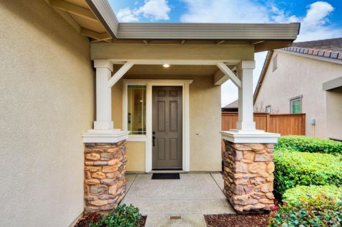 8424 Peak Forest Way, Elk Grove, CA 95757-5126