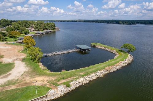 9796 Shr Dr, Conroe TX  77318-6652 exterior